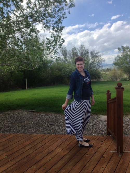 Stripes horizontal on the front and back with Chevron on the sides.